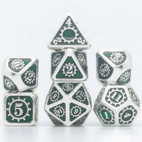 Vente en gros de dés de jeu promotionnels en alliage de zinc coloré, forme et emballage personnalisables, boîte de dés, design moderne et tendance, taille personnalisée