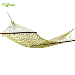 Kingmake Haute qualité loisirs double <span class=keywords><strong>2</strong></span> <span class=keywords><strong>personnes</strong></span> résistant à la pluie corde tissage <span class=keywords><strong>bois</strong></span> patio balançoire <span class=keywords><strong>hamac</strong></span> lit pour jardin hôtel villa - Product Image 6