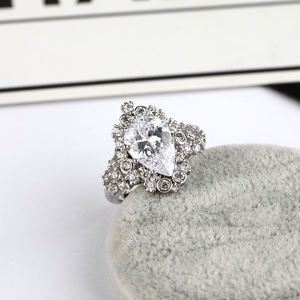 Кольцо с прозрачным цирконом из серебра S925: сияющее, притягивающее взгляд, для повседневной носки и особых случаев - Product Image 4