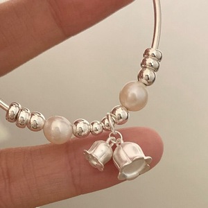 สร้อยข้อมือเงินแท้ S925 ประดับมุกเทียมและดีไซน์ดอกลิลลี่ออฟเดอะแวลลีย์สำหรับผู้หญิงสวมใส่ทุกวัน - Product Image 4