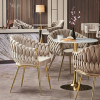 Chaises de salle à manger en tissu et métal tendance et élégantes, dossier rembourré en peluche, mobilier de luxe léger pour la maison, sièges de salle à manger haut de gamme pour hôtel et loisirs