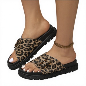 Summer Retro Thick Sole Non-slip Oversized Solid Color Outdoor Flat <b>Flip</b>-<b>Flops</b> with Rubber Outsole and PU Upper - Product Image 2