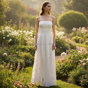 Abito Lungo Bianco in Pizzo Senza Spalline Personalizzato per Donna con Corpetto Arricciato Vestiti Bandeau per Signore - Product Image 2