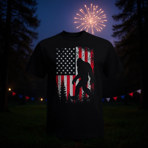 Camiseta Promocional con Diseño de Bigfoot Sasquatch Firecracker American USA 4th of July - Product Image 3