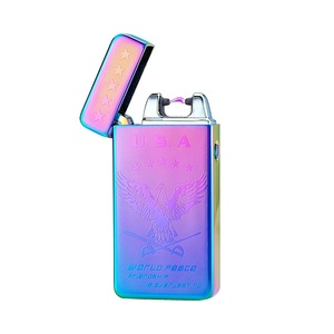 Accendino Elettronico USB Ricaricabile <span class=keywords><strong>con</strong></span> <span class=keywords><strong>Batteria</strong></span> <span class=keywords><strong>al</strong></span> <span class=keywords><strong>Litio</strong></span>, Design ad Arco Popolare, Classico in Metallo, Vari Modelli, Regali Aziendali - Product Image 4