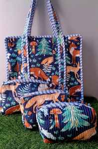 Ensemble sac fourre-tout matelassé et trousse de toilette animaux de la jungle, fait main en coton, organiseur de maquillage de voyage, cadeau pour elle - Product Image 3