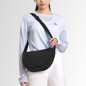 Bolso Bandolera Cruzado de Gran Capacidad con Correa Ajustable, Diseño de Media Luna, Estilo Dumpling <span class=keywords><strong>Banana</strong></span> <span class=keywords><strong>Moon</strong></span>, para Mujeres y Hombres - Product Image 1