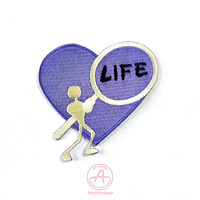 Personnalisez votre propre logo Écusson de broderie personnalisé auto-adhésif Bordure découpée à la chaleur Accessoire de vêtement