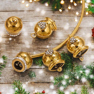 Joyería de acero inoxidable decoración de Navidad encanto colgante metal pequeña campana con diamante DIY pulsera colgante joyería impermeable - Product Image 3