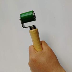 Outil de soudage en PVC de 28mm en <span class=keywords><strong>Silicone</strong></span>, résistant aux hautes températures, rouleau de pression manuel pour <span class=keywords><strong>toiture</strong></span> (rouge) - Product Image 4
