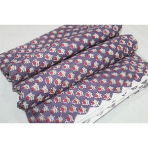 Tela Ligera Hecha a Mano en India con Estampado Sanganeri para Ropa, Edredones, Bufandas, Vestidos, Cortinas y Materiales de Tapicería - Product Image 1