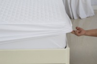 Protecteur de matelas de couette à bas prix couvre-lit à ultrasons couvre-matelas laminé en TPU hypoallergénique étanche à l'eau