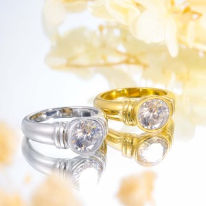 แหวนสแตนเลสสตีลสองสี ทองและเงิน ชุบทอง 18K ประดับเพชรซิคอนทรงกลม ดีไซน์หรูหราแบบเรโทร เหมาะสำหรับใส่ในชีวิตประจำวัน - Product Image 1