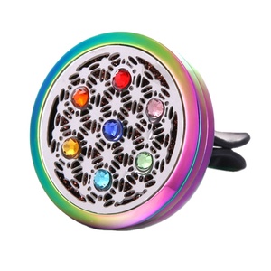 Difusor de Perfume para Auto con Diseño de Cristales de Imitación, Clip para Ventilación, Aromatizante - Product Image 2