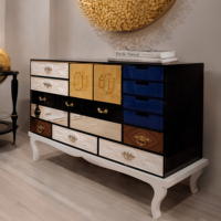 Buffet de style italien en bois massif, écologique et peu encombrant, pour salon moderne et usage hôtelier
