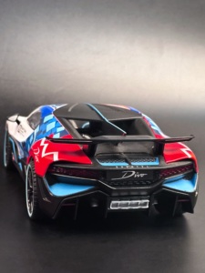 Voitures miniatures en métal 1:18 <span class=keywords><strong>Bugatti</strong></span> <span class=keywords><strong>Divo</strong></span> avec revêtement de course, son et lumière, portes ouvrables, direction des roues avant, modèle de voiture en métal - Product Image 5