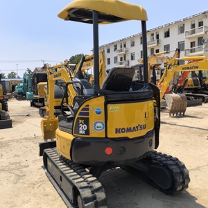 Mini-pelleuse Komatsu PC20 d'occasion pas chère du Japon avec cabine ouverte et chenilles en caoutchouc pour travaux agricoles, de jardinage et d'aménagement paysager - Product Image 4