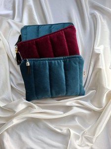 Borsa da trucco in velluto portatile di 2025 alta qualità borsa da donna <span class=keywords><strong>Spa</strong></span> borsa da viaggio personalizzata per articoli da toeletta trapuntata borsa cosmetica