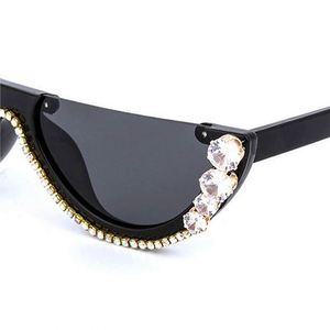 Vente en gros de lunettes de soleil pour femmes, mode 2020, luxe, demi-montures, lunettes de soleil œil de chat avec strass - Product Image 6
