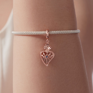Pendentif religieux en forme de cœur plaqué or rose avec œil en saphir, cadeau unisexe - Product Image 6