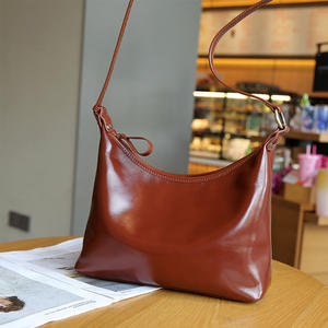 กระเป๋าสะพายไหล่หนังแท้รูปพระจันทร์เสี้ยวแบบเรียบง่ายมีหลายสีให้เลือกกระเป๋าสะพายข้างแบบลำลองของผู้หญิง - Product Image 3