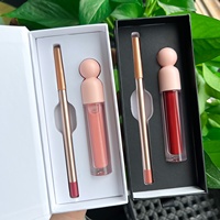 Coffret Cadeau de Maquillage Personnalisé : Crayon à Lèvres Imperméable Longue Tenue, Gloss Mat, Rouges à Lèvres et Coffrets Cosmétiques