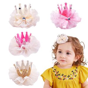 Vente en gros de pinces à cheveux scintillantes pour enfants, style coréen, dessin animé, couronne de princesse, accessoires de fête pour enfants - Product Image 1