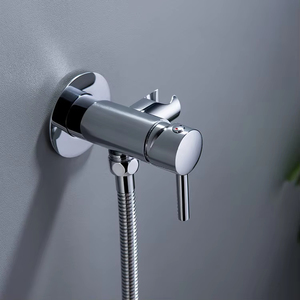 Ensemble <span class=keywords><strong>de</strong></span> pulvérisateur <span class=keywords><strong>de</strong></span> bidet portatif <span class=keywords><strong>de</strong></span> luxe en or avec vanne <span class=keywords><strong>de</strong></span> contrôle du débit d'<span class=keywords><strong>eau</strong></span>, douche Shattaf en acier inoxydable SUS304 <span class=keywords><strong>pour</strong></span> salle <span class=keywords><strong>de</strong></span> bain d'hôtel - Product Image 3