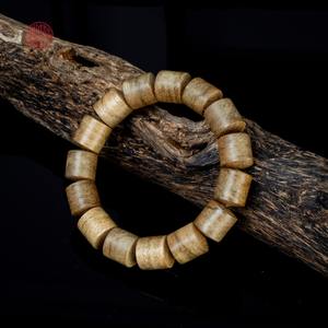 กำไลข้อมือไม้กฤษณาธรรมชาติทำมือ ลูทอง ขนาด 12 มม. เม็ดทรงกระบอก เกรด 2 เครื่องประดับไม้กฤษณา - Product Image 2