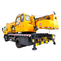 Petits manipulateurs de grue montés par camion hydraulique de seau de 6 tonnes avec le bon service