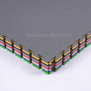 <span class=keywords><strong>Piastrelle</strong></span> per pavimenti in <span class=keywords><strong>pvc</strong></span> esd ad incastro per pavimenti in plastica antistatica, officina per pavimenti conduttivi - Product Image 4