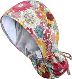 قبعة ممرضة تعمل بغطاء فرك للظهر من مزيج القطن بلون سادة بشعار مخصص - Product Image 3