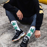 Vente en gros bon marché Canada Leaf Maple Planthip Hop Street Chaussettes unisexes en coton Crew Weed Bulk