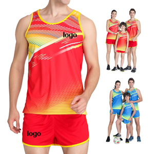 Conçu pour la course en plein air, cette combinaison de course offre un confort à séchage rapide et un ajustement respirant dans un ensemble de 2 pièces pour hommes - Product Image 4