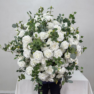 Centro de Mesa de Bolas de Flores Artificiales de Seda Blancas Personalizadas para Boda, Navidad y Día de la Madre, con Follaje, Tamaño Personalizable, Hecho a Mano - Product Image 3