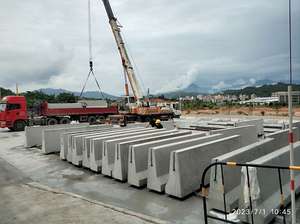 Linea di Produzione Automatica PLC per Barriere in Calcestruzzo Prefabbricato, Macchina per Blocchi Stradali, Linea di Produzione per Pilastri di Isolamento - Product Image 3