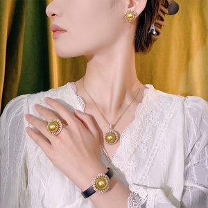 Fashion Eco-friendly Copper Shell Pearl 4 Piece Jewelry <b>Set</b> Non Tarnish 16-12mm Gold Plated Gold Plated Leather <b>Bracelet</b> <b>Set</b> - Product Image 6