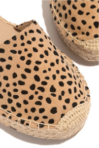 Verano de 2021 nuevos productos planos cómodos suela gruesa 35-43 de gran tamaño Casual trenzado de cuerda gruesa suela sandalias para mujeres - Product Image 3