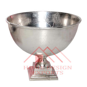 Seau à glace en aluminium plaqué or pour boissons et champagne, idéal pour la décoration de soirées en boîte de nuit - Product Image 3