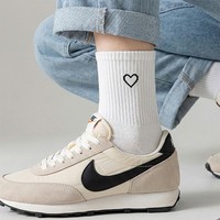 Chaussettes mi-mollet tricotées transfrontalières pour femme, respirantes en polycoton, style sportif décontracté, motifs cœurs et lettres, noir et blanc