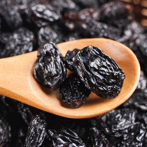 زبيب أسود ممتاز مجفف بالشمس غني بالحديد OEM متوفر بحجم كبير مختار بدون سكر مضاف صحي - Product Image 2