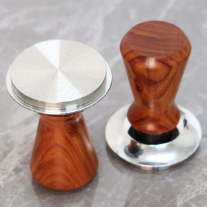 Tamper à café en acier inoxydable avec manche en bois massif, conception à ressort à pression constante, réutilisable, compatible avec 51/53/58 mm - Product Image 3