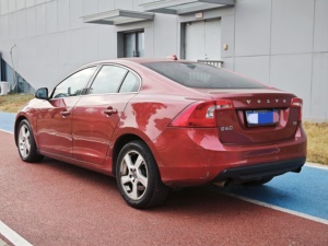<span class=keywords><strong>Volvo</strong></span> S60 T5 Comfort Import 2013, 5 cylindres turbo, sécurité urbaine, cabine écologique, haute spécification, bien entretenue - Product Image 4