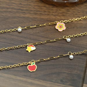 Pulsera con Colgante Cuadrado de Flor de Manzana Chapada en Oro de 18K, Diseño de Estrella Arcoíris, Joyería Hipoalergénica para Mujer, Estilo que No se Desvanece - Product Image 5