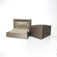 Boîte à bague de fiançailles en cuir PU et velours, petite, romantique, luxueuse, taille personnalisée, boîte cadeau pour bijoux, emballage de bijoux