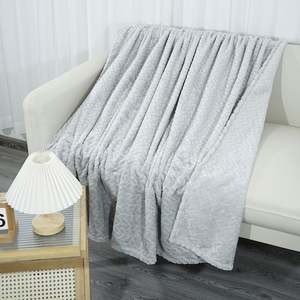 Manta polar gris claro para sofá y cama, mantas de franela Jacquard suave, mantas peludas ligeras para todas las estaciones - Product Image 2