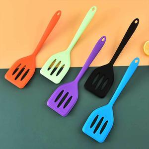 Spatule à fentes en silicone de qualité alimentaire pour la cuisson du poisson, ustensile de cuisine, spatule à œufs en silicone - Product Image 4