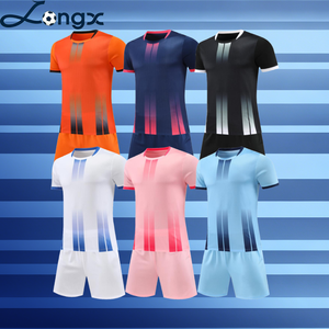 Uniforme de football à rayures verticales et blocs de couleur, maillot de football en mesh respirant, kit d'entraînement d'équipe avec impression de logo personnalisée OEM/ODM - Product Image 1