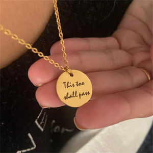 फैशन ठीक गहने 18k सोना मढ़वाया 925 स्टर्लिंग चांदी खोदना कस्टम नाम पत्र व्यक्तिगत दौर डिस्क हार महिलाओं के लिए - Product Image 2