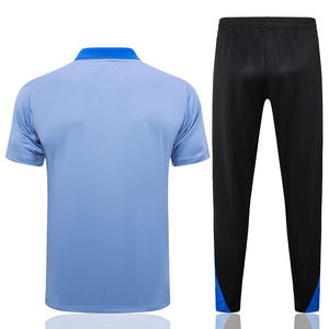 Ensemble d'entraînement de performance en maillot personnalisé de haute qualité Club de costume à séchage rapide pour adolescents Vêtements de football haut de gamme OEM - Product Image 4
